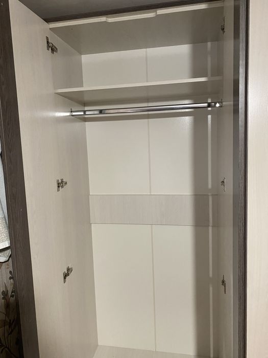 Продам шифоньер почти новый