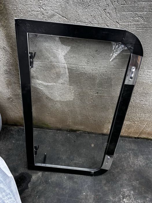 Geamuri aliaj aluminiu special pentru barci