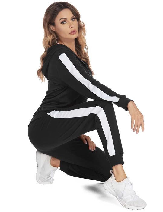 Trening negru cu dungi albe