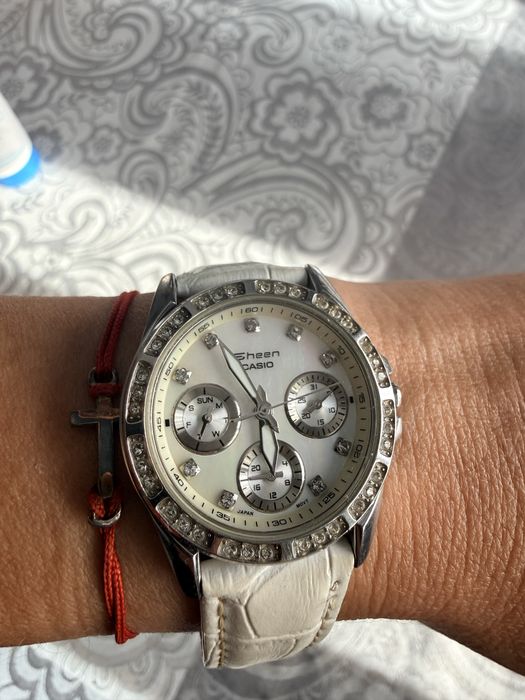 Часовник Casio Sheen