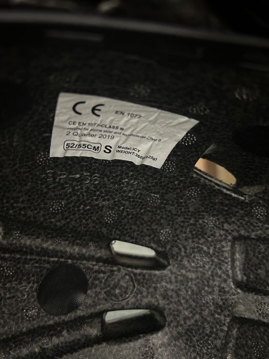 Продам детский лыжный шлем