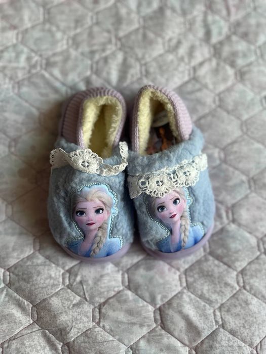 Тапочки для девочки  новые и Б/(24/30р)