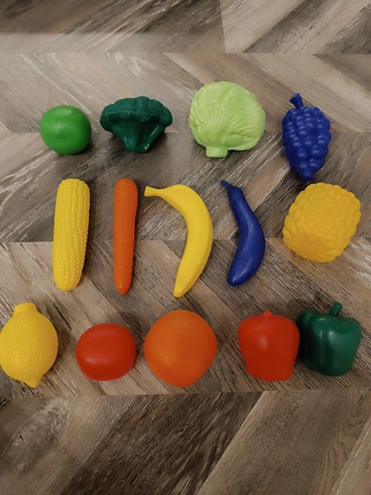Продам б/у игрушки Овощи и Фрукты