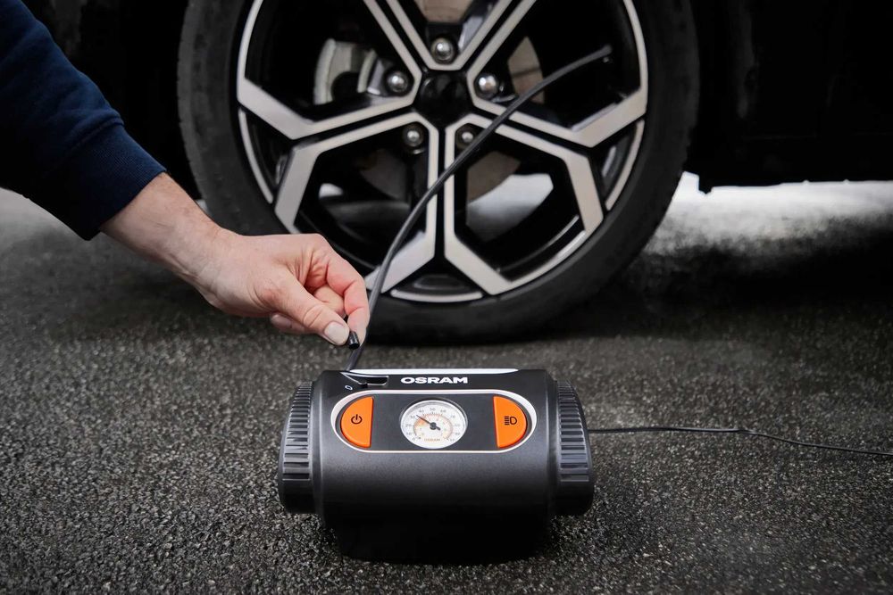 Компресор Osram за гуми с аналогов манометър и лампа, 6.9 bar,12V,85dB