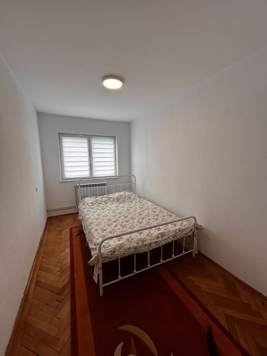 Inchiriez apartament 4 camere hotelier sau termen lung