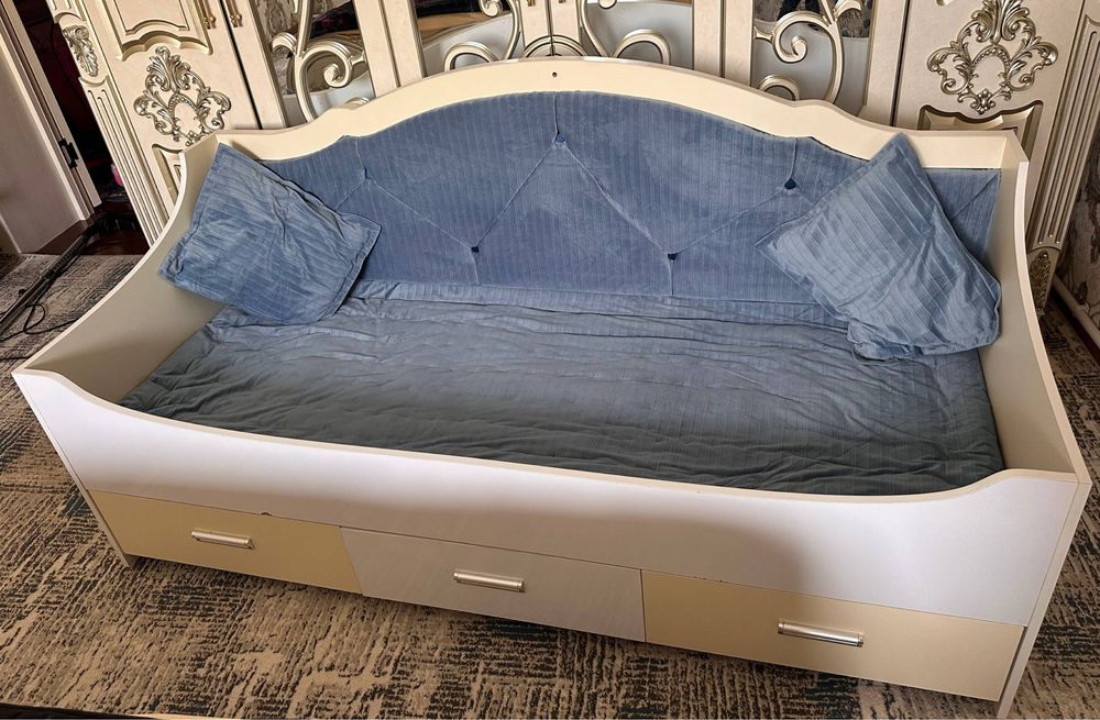 Кровать Сотилади кровать