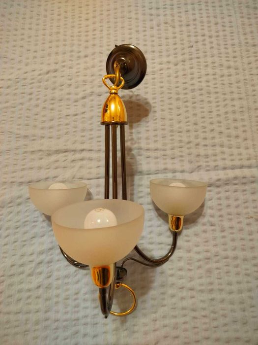 Люстра трехрожковая