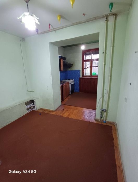 2х комнатная 1этаж КИРПИЧ 2х6 Балкон Чиланзар 22кв продаётся |