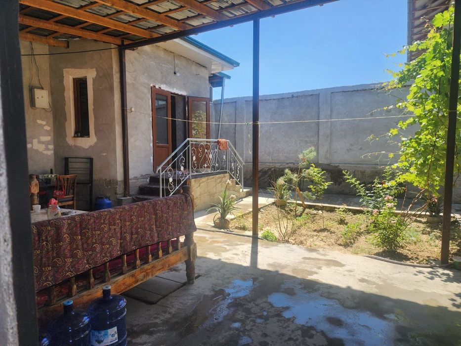 3 sotixli uchastka sotiladi fasadi 30 m  (30×10)