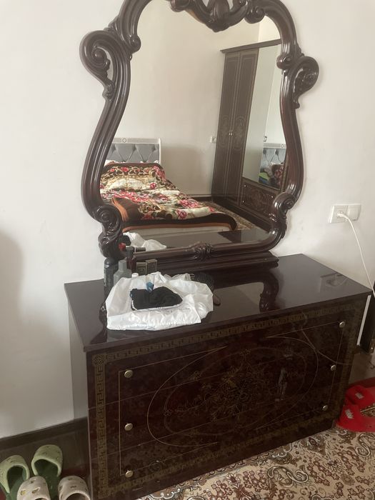 Спальный гарнитур и гастиной горка