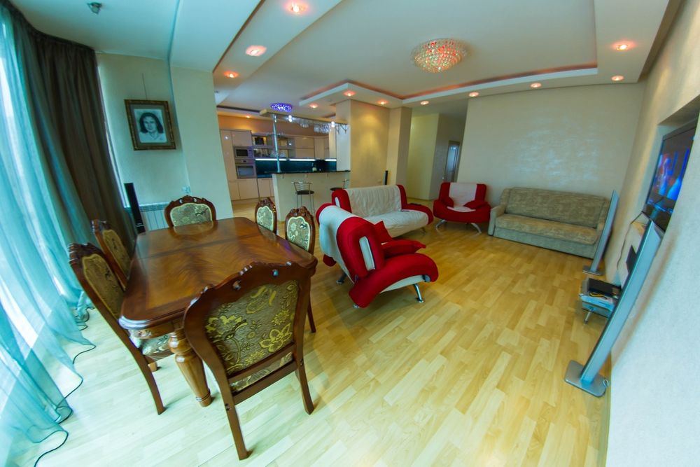 Сдаётся VIPквартира студия в 4 мкр.