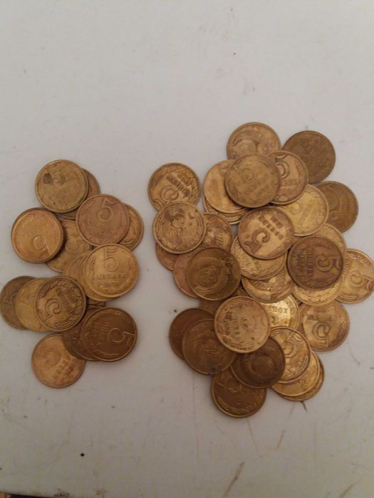 продам монеты разные много