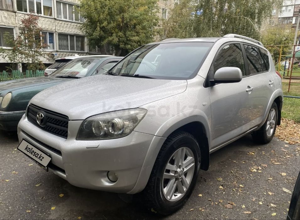 Продам Toyota RAV4