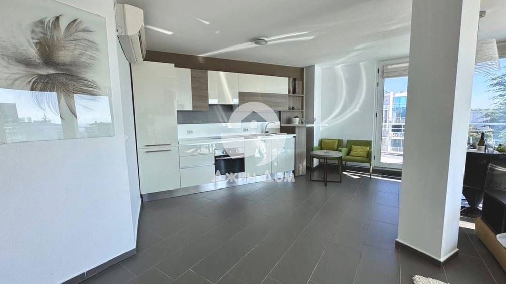 Продава се Четиристаен апартамент в Бургас, Сарафово - 237 кв.м за 531 €/кв.м - Снимка #4