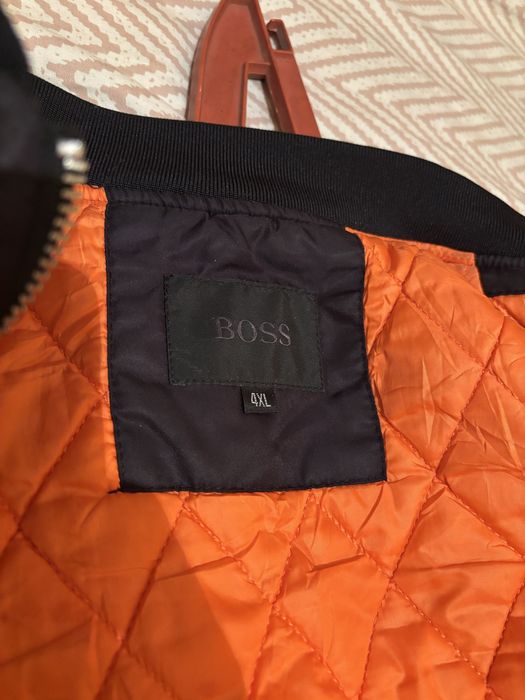 Куртка бомбер черная