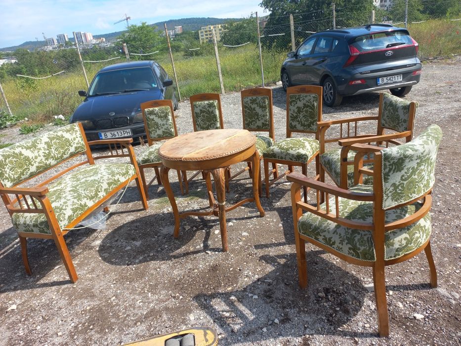 Продавам мебели столове