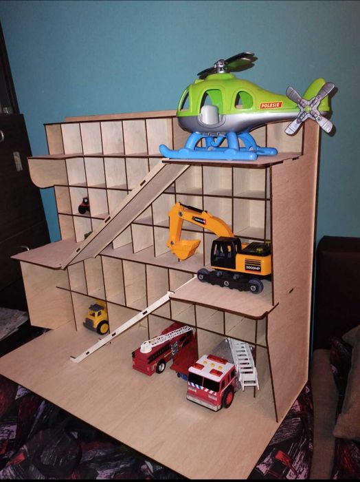 Гараж за детски коли