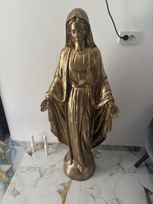 statuie maica domnului