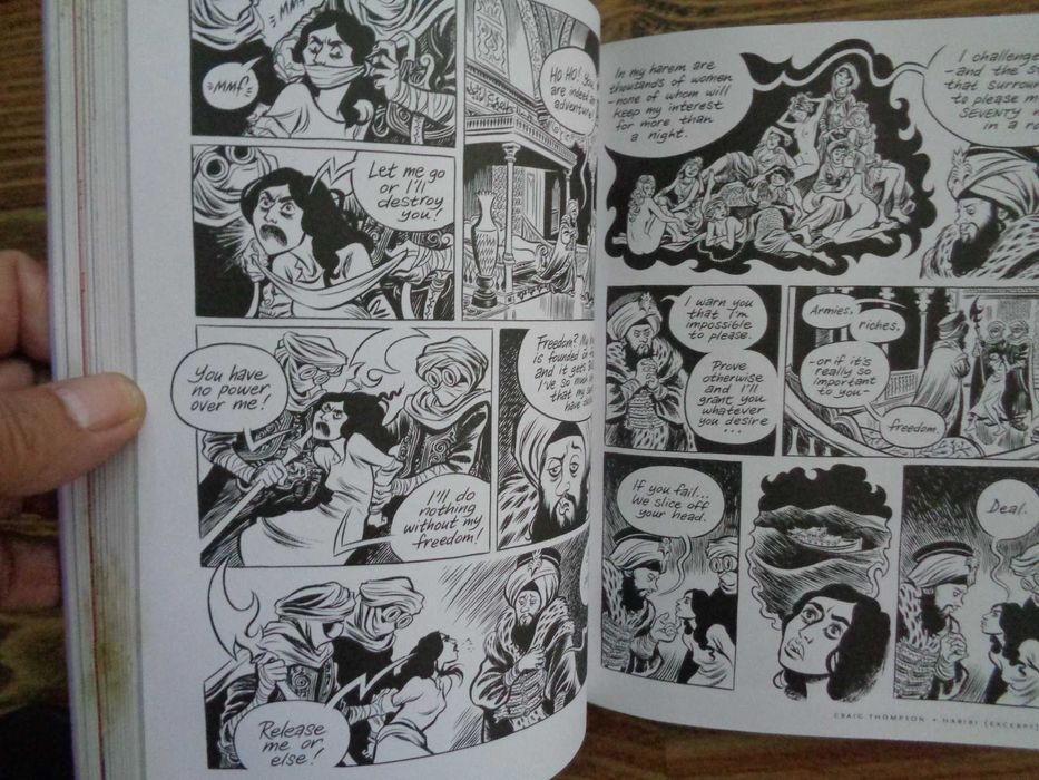 Продавам книгата ; The Best American Comics 2013