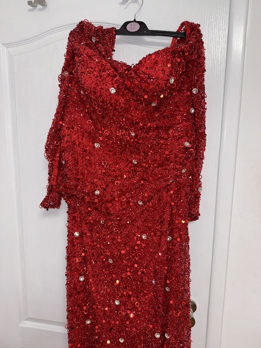 Rochie realizata la comanda manual