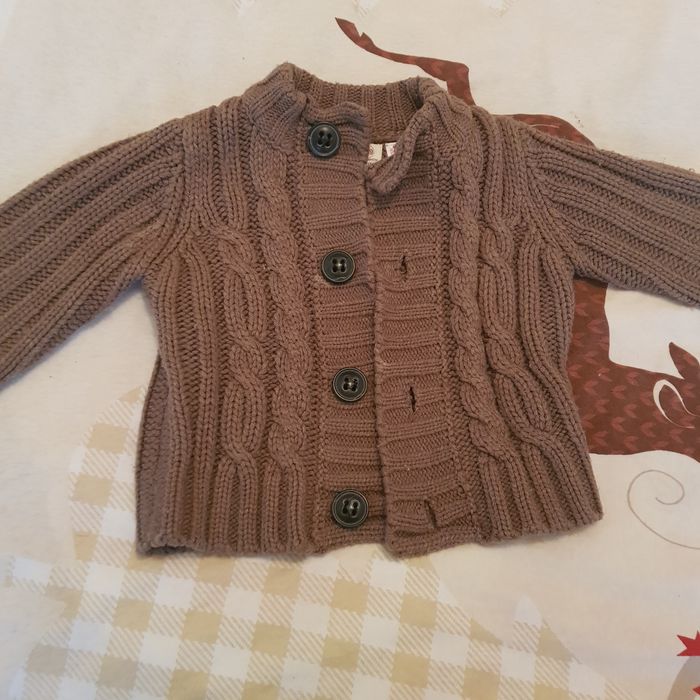 Zara бебешка жилетка