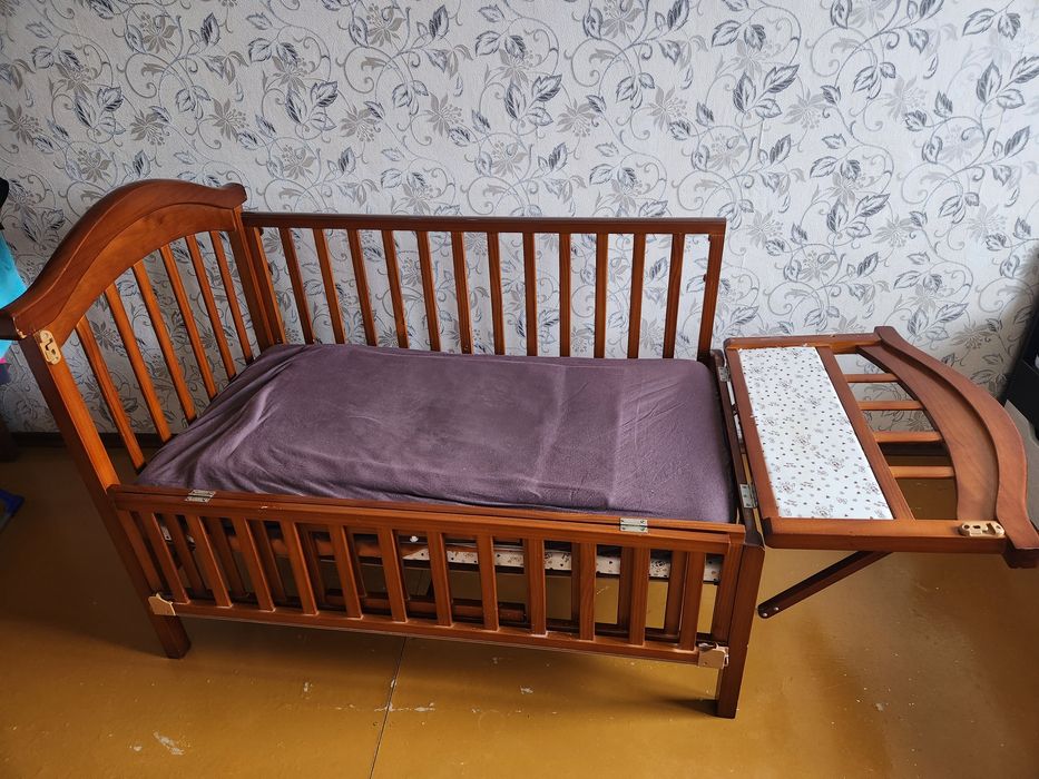 Продам детскую кроватку