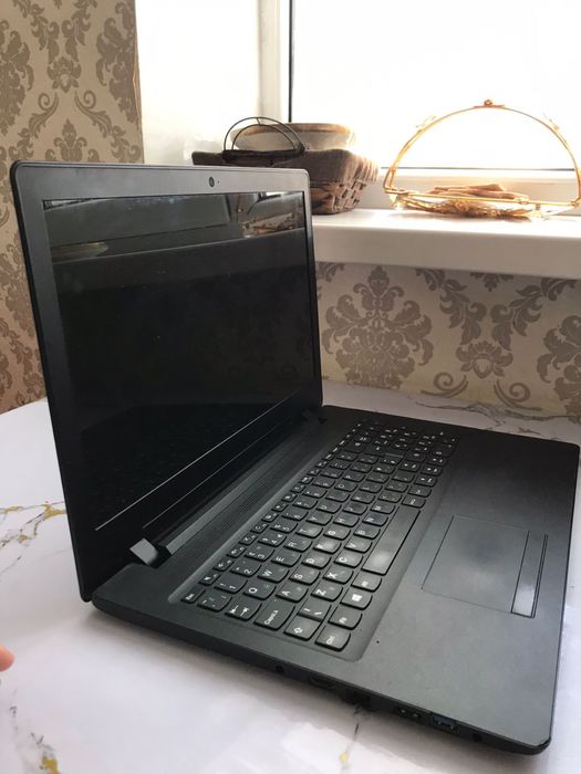 Ноутбук ленова в отличном состочнии