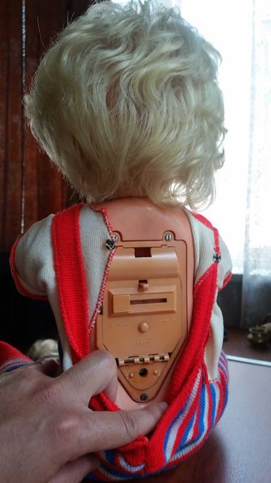 Голяма спяща и говоряща РЕТРО кукла - с опция за работа на батерии