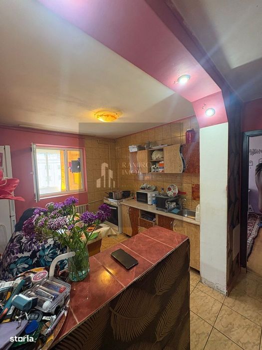 2 camere decomandat 3 minute METROU  Aparatorii Patriei xy