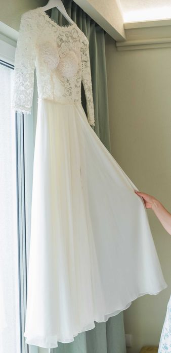 Rochie de mireasa din broderie si voal