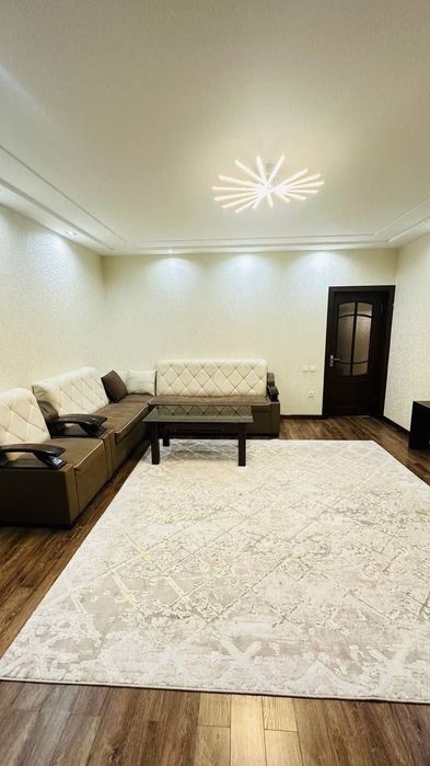 Квартира на Дружба народов 2/2/9 общ пл 65м Отдельный вход