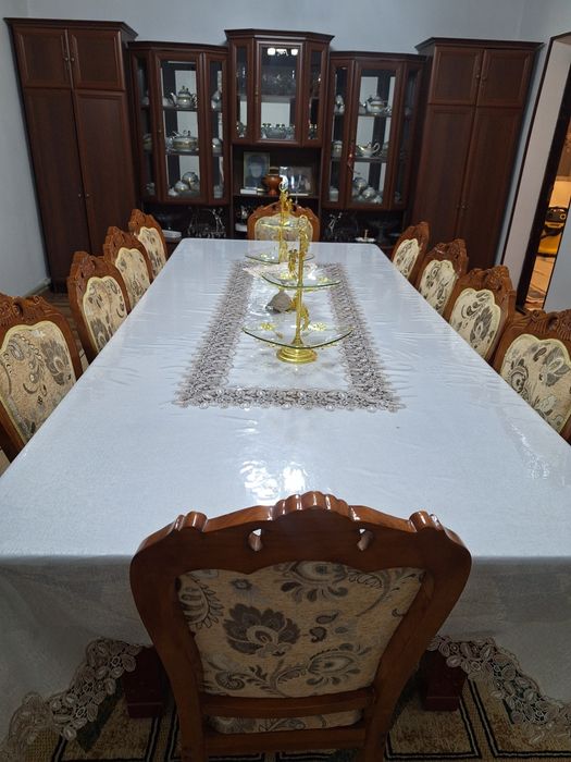 Стол и стулья ,сделано в Казахстане