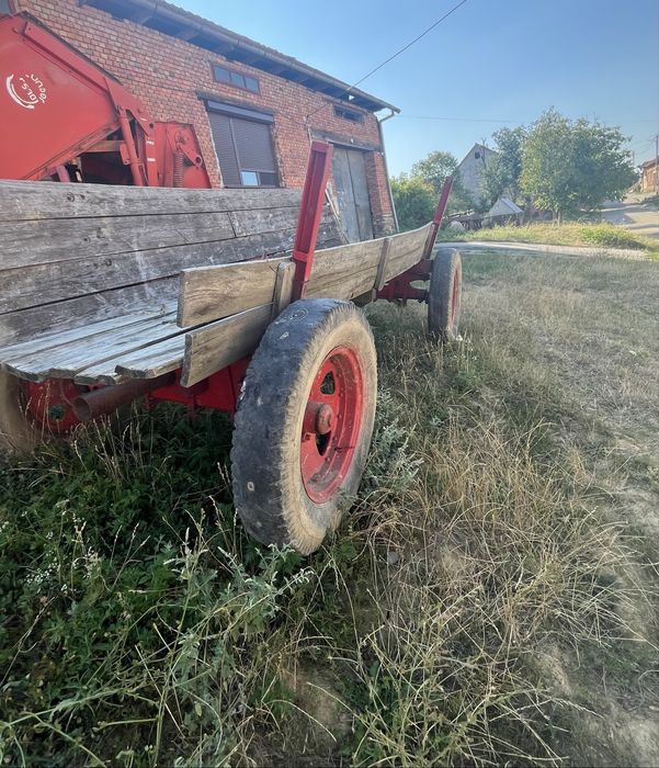 Vând căruț pentru tractor stare buna 3m