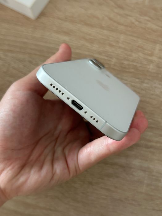 Продам iPhone 16 256 гб