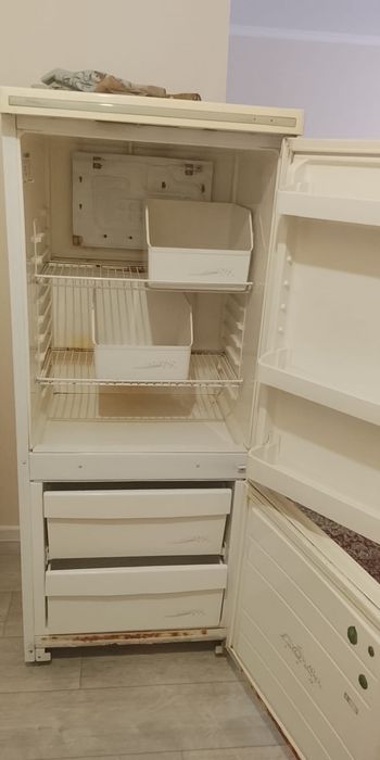 Продам холодильник