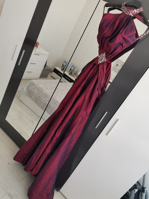 дълга офицялна рокля