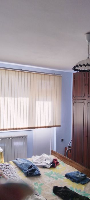 Масивна двуетажна къща в Перник Байкушева махала