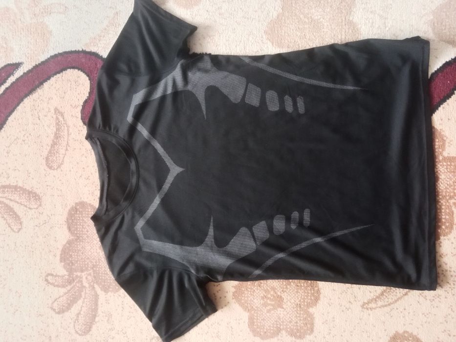 Костюм для тренировок