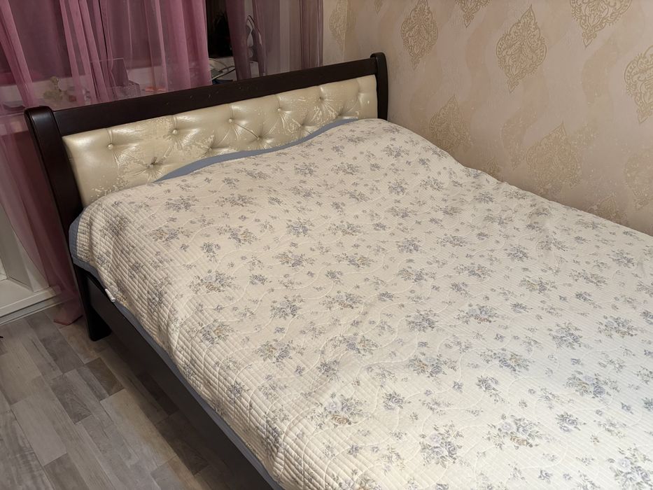 Продам двух спальную кровать