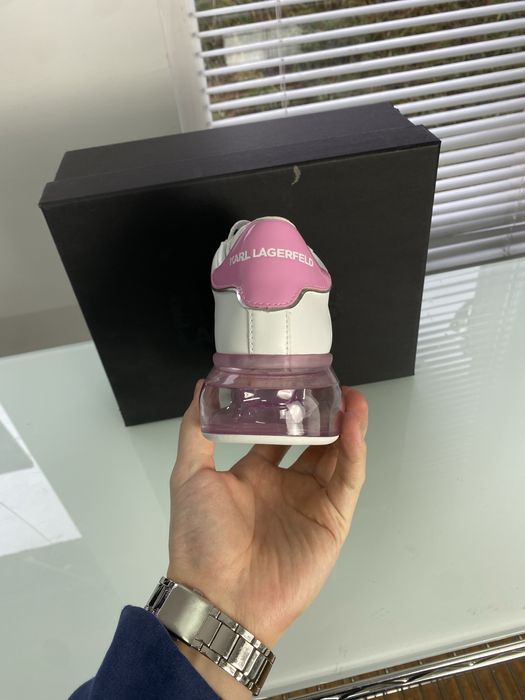 Karl Lagerfeld, model Kapri Kushion Karl NFT Lo Lace