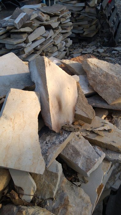 Piatra naturala , cu o singura fata