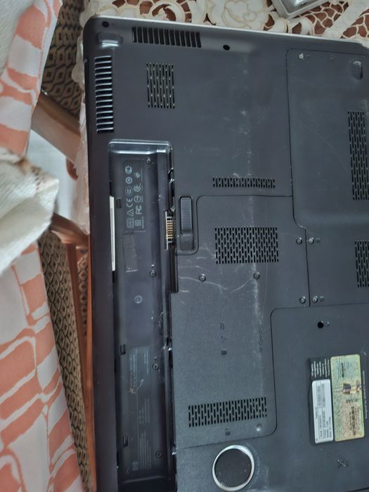 Vand laptop hp si sony vaio
