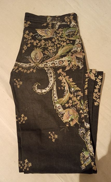 Продам женские джинсы