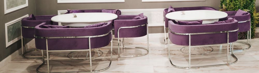 Scaune și banchete din catifea mov cu cadru inox – stare foarte bună