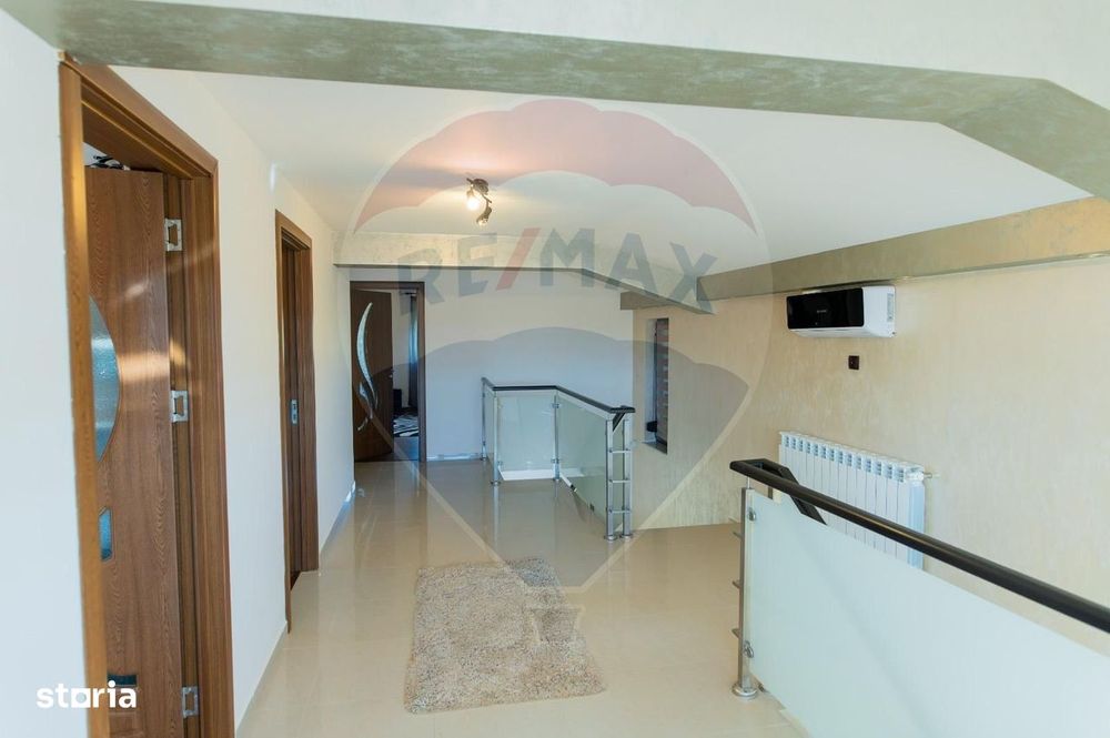 Casă / Vilă cu 5 camere de vânzare