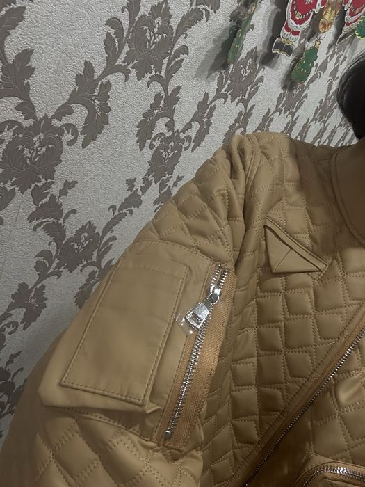 Продам куртку женскую