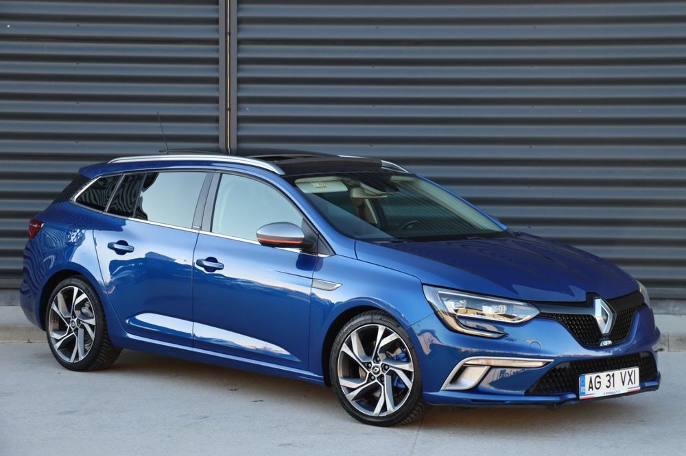 Renault Megane IV GT, Automată, Trapă, Rate Fixe