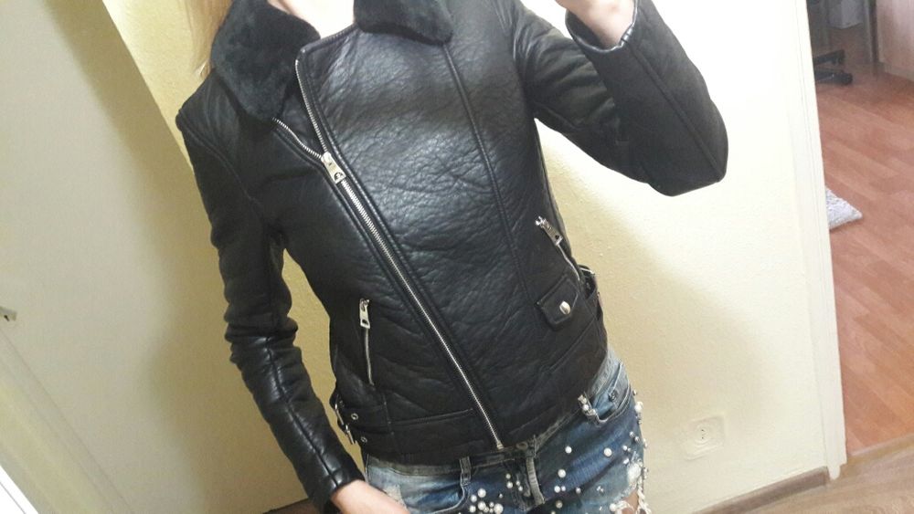 Geaca Guess femei disponibila