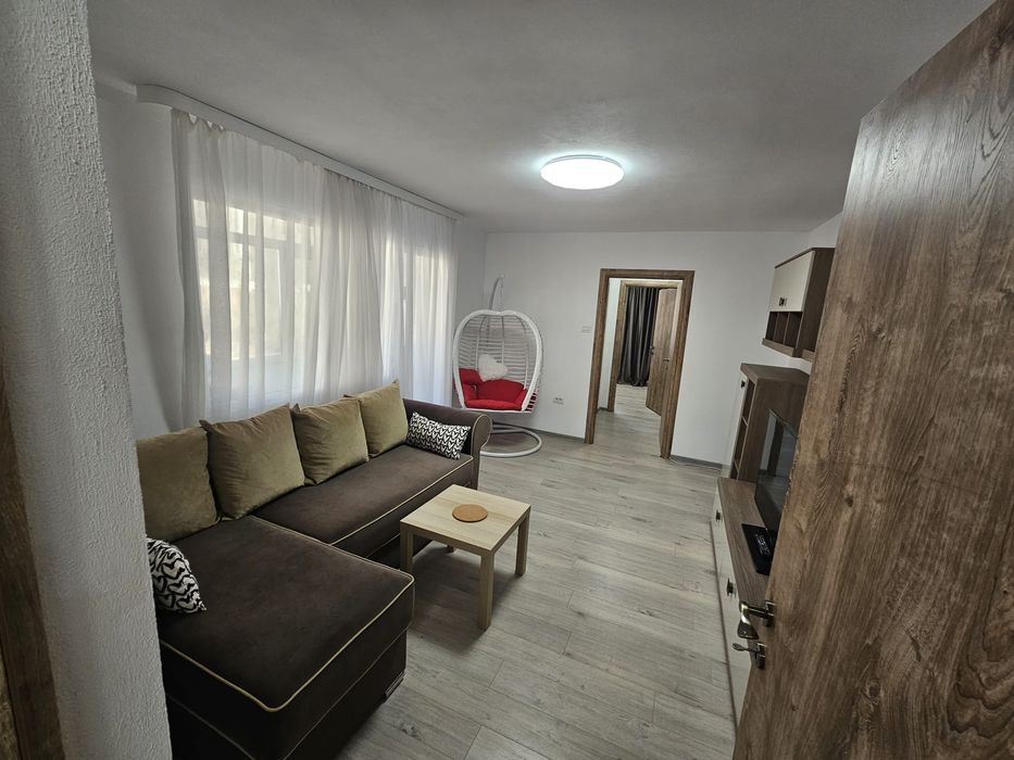 Vand apartament 3 camere