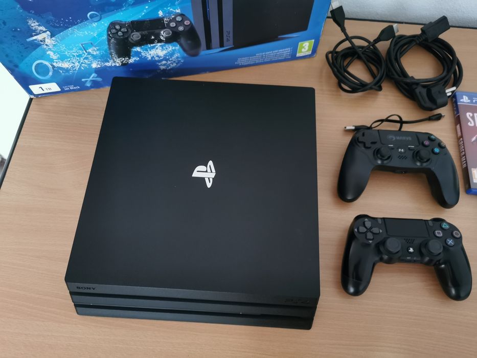 Playstation 4 / Ps 4 Pro pachet complet cu 5 jocuri incluse